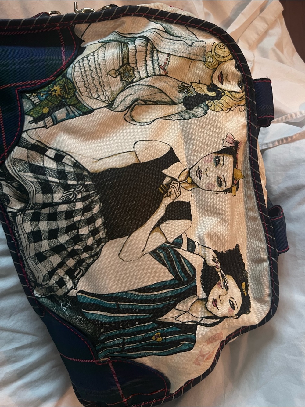 Harajuku Lovers Asian Canvas tote with crossbody strap - Picture 5 of 9